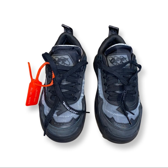 Off White - Picture 3 of 4